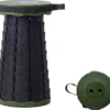 Kampeerkruk - Uitschuifbare Kruk - Military / Groen - Tot 120 Kg - Travel Stool - INCLUSIEF OPBERGZAK - Opvouwbare Campingkruk - Inklapbaar Krukje - Telescopische Kruk - Camping - Outdoor