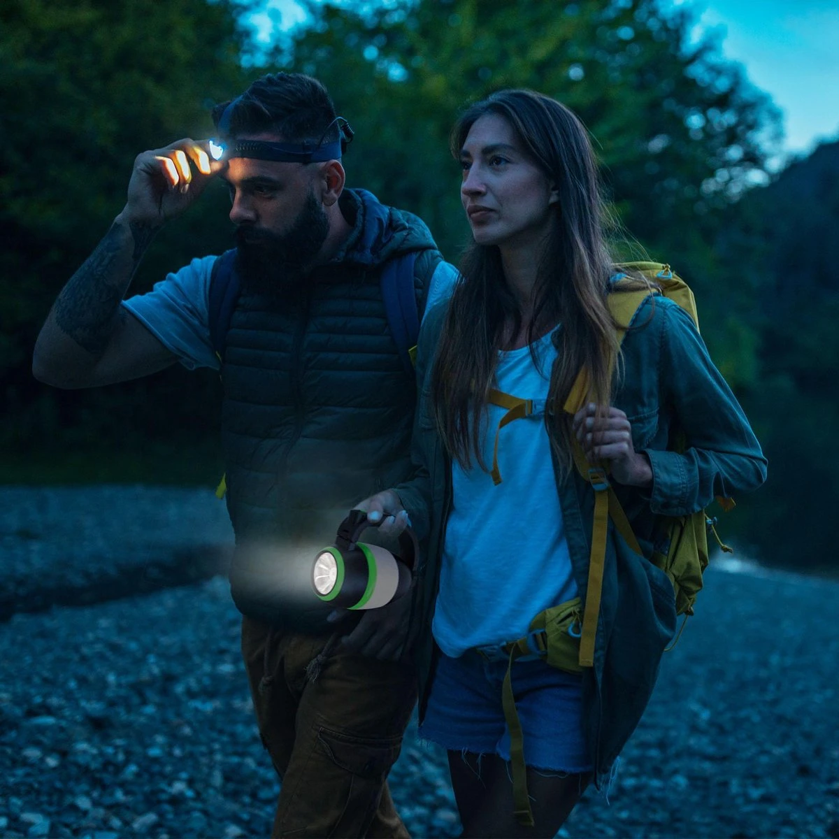 B.K.Licht - LED Kampeerlamp - Zaklamp - 3 In 1 Zaklantaarn Voor Kinderen - Tafellamp - Tentlamp - Opvouwbaar - Zwart Groen - 140 Lumen - IP20 - Afbeelding 9